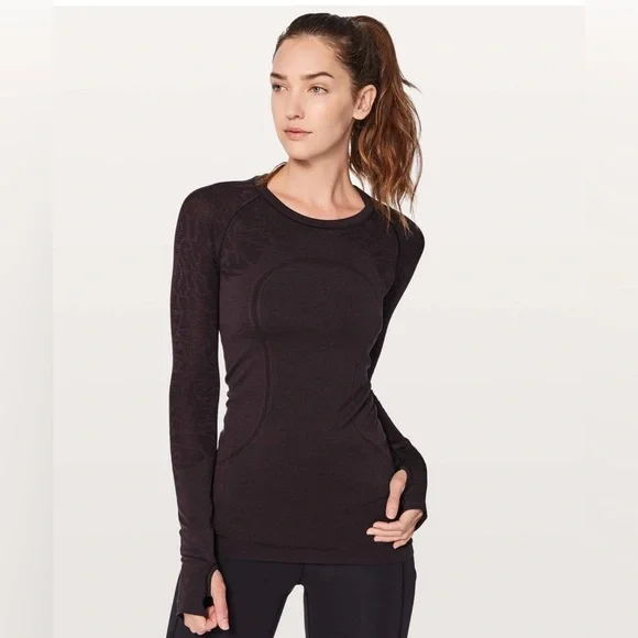 Lululemon Swiftly Tech Long Sleeve Crew
Black Cherry / Black
W3AZHS
Size 8 - Picture 1 of 5
